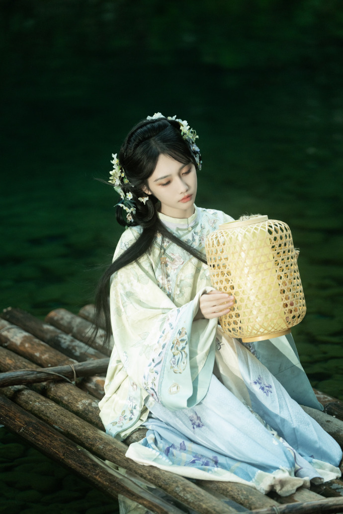 长月烬明 封面